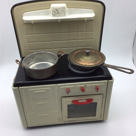 1950’s German Toy Tin Kitchen Set - Picture 7 of 9